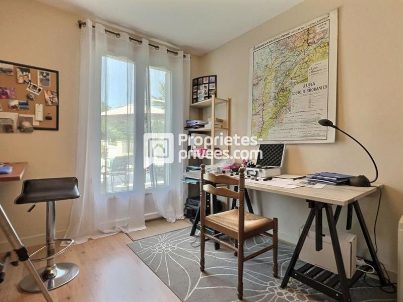 Maison - 186 m² - 9 pièces