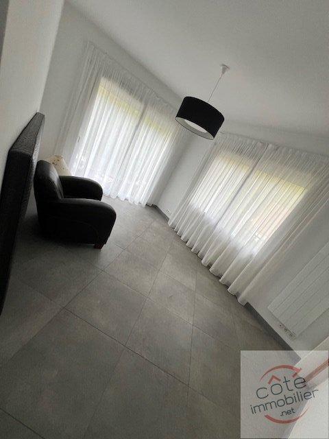 Maison - 240 m² - 6 pièces