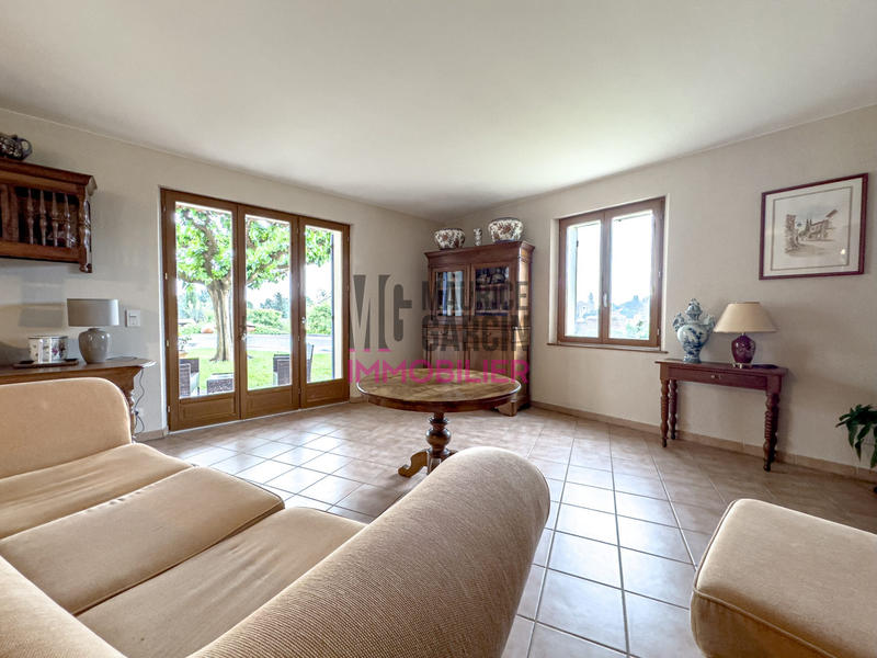 Maison - 200 m² - 9 pièces