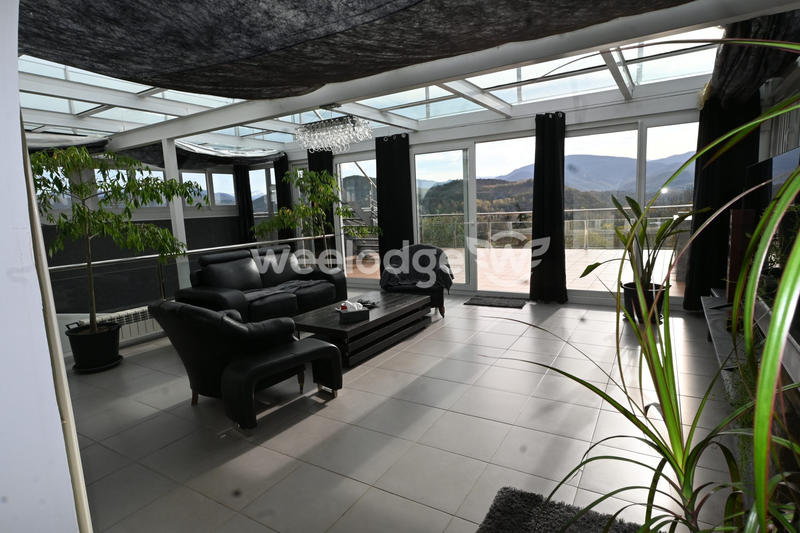 Maison - 182 m² - 7 pièces