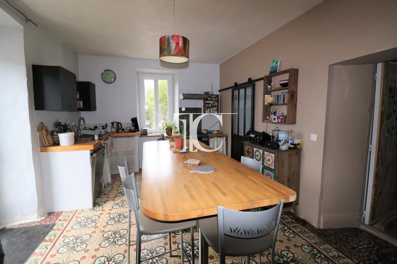 Maison - 143 m² - 6 pièces