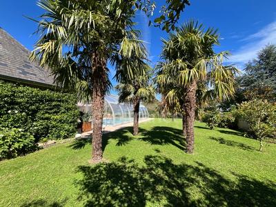 Maison - 268 m² - 8 pièces