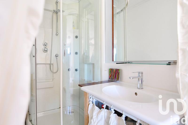 Maison - 180 m² - 7 pièces