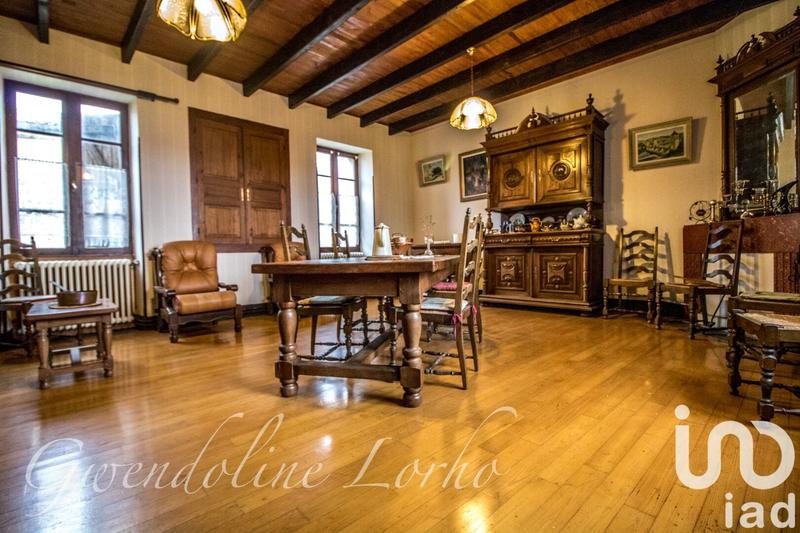 Maison - 212 m² - 8 pièces