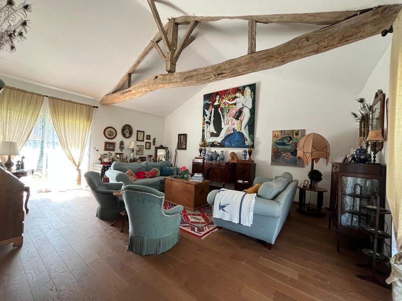 Maison - 240 m² - 9 pièces