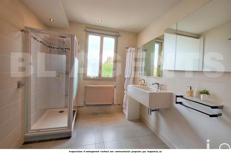 Maison - 190 m² - 5 pièces