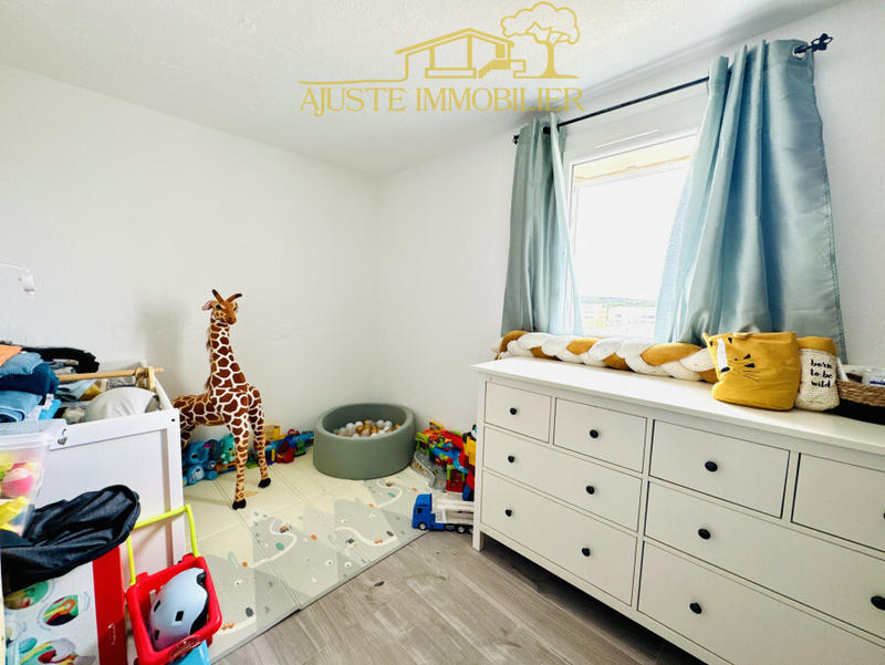 Appartement - 80 m² - 3 pièces