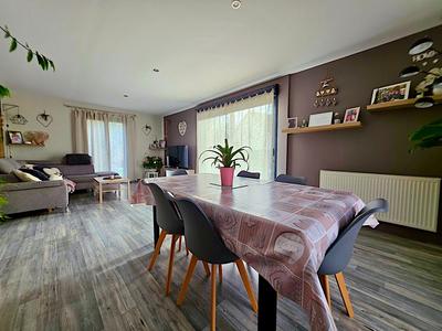 Maison traditionnelle - 97 m² - 4 pièces