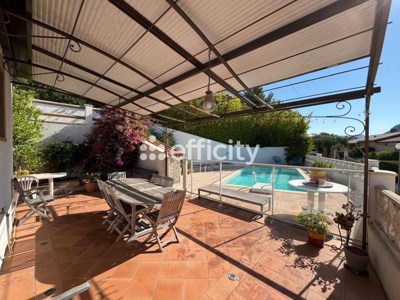 Maison - 137 m² - 4 pièces