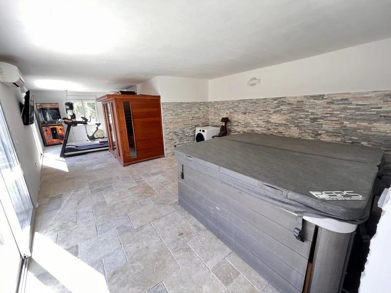 Villa - 500 m² - 6 pièces