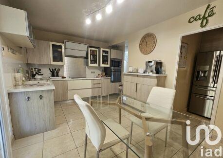 Maison - 174 m² - 7 pièces