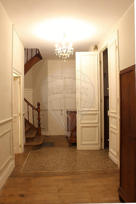 Propriété - 420 m² - 14 pièces