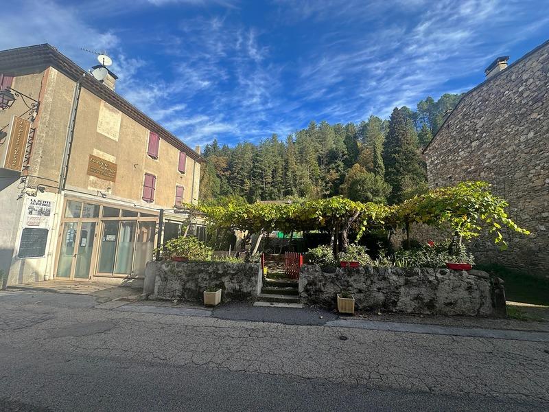 Fonds de commerce - 300 m²