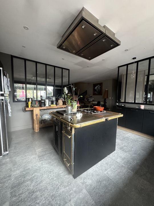 Demeure - 271 m² - 5 pièces