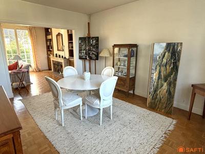 Maison - 187 m² - 8 pièces