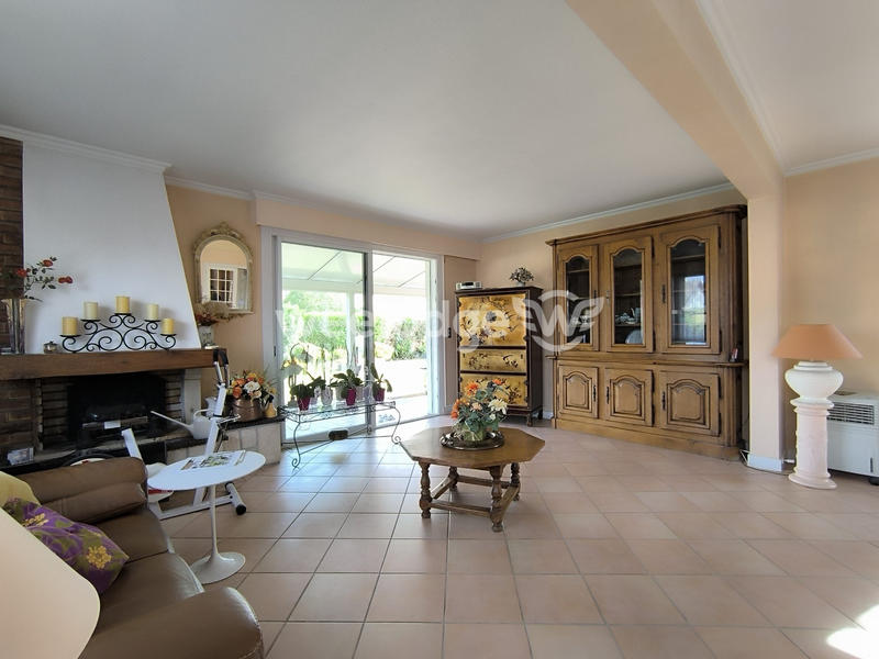 Maison - 231 m² - 7 pièces