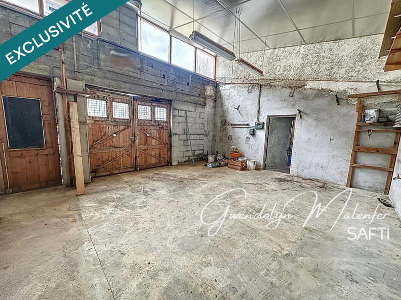 Maison - 277 m² - 11 pièces