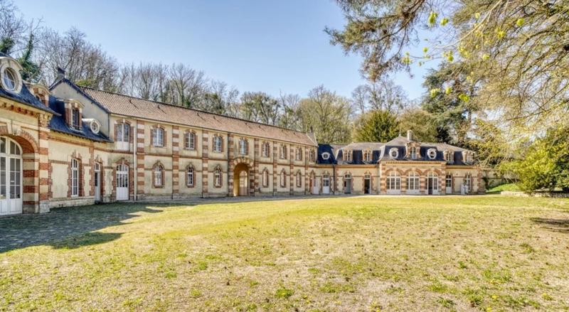 Manoir - 1 850 m² - 30 pièces