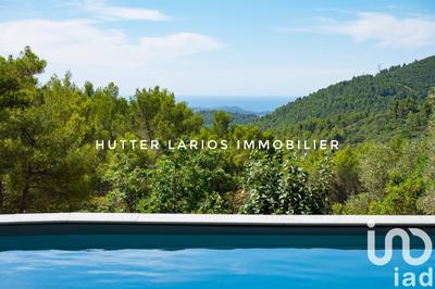 Maison - 231 m² - 8 pièces