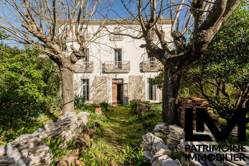 Maison - 325 m² - 6 pièces