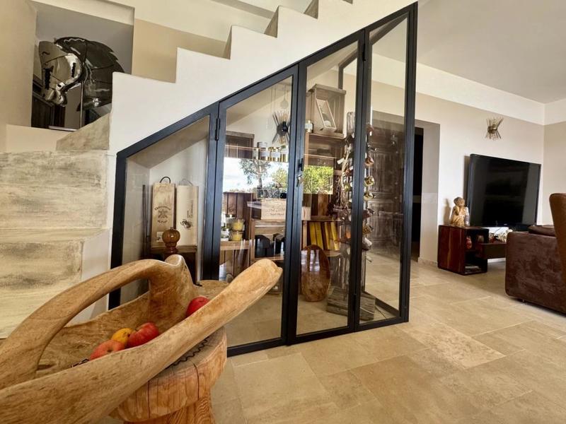 Maison - 210 m² - 7 pièces