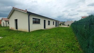 Maison - 96 m² - 4 pièces