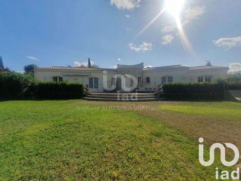 Maison - 221 m² - 7 pièces