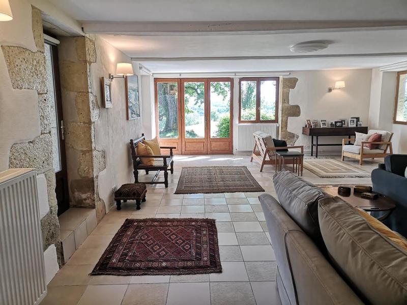 Maison - 394 m² - 10 pièces