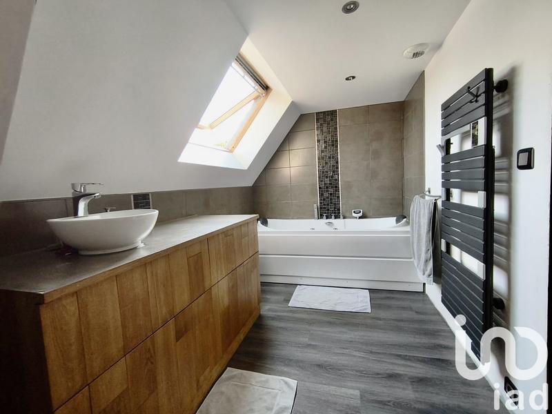 Maison - 140 m² - 6 pièces