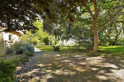 Maison - 250 m² - 8 pièces