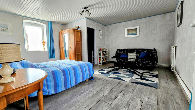 Propriété - 251 m² - 9 pièces