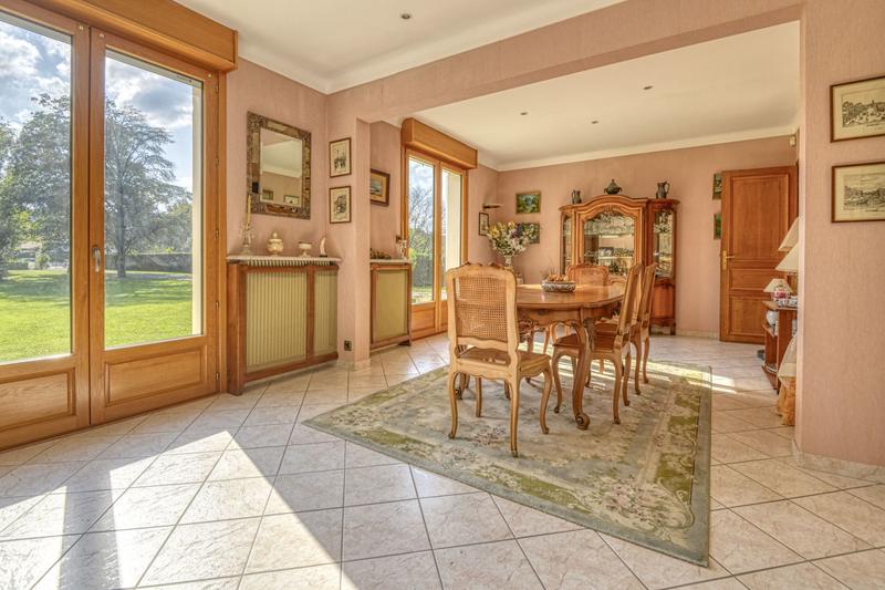 Maison - 270 m² - 7 pièces