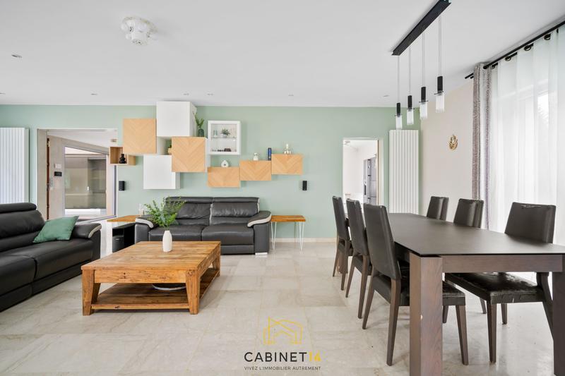 Maison - 328 m² - 8 pièces