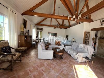 Maison - 227 m² - 7 pièces