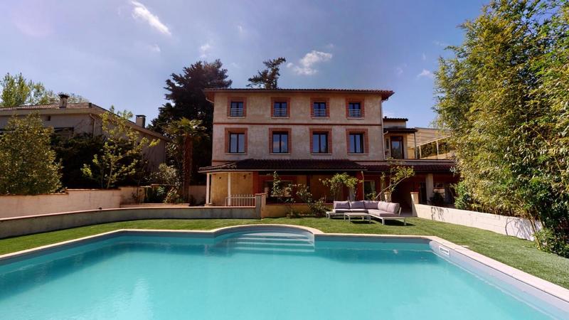 Appartement - 303 m²