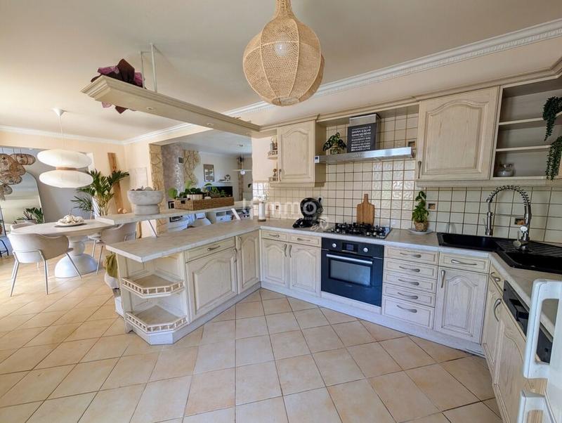 Maison - 160 m² - 8 pièces