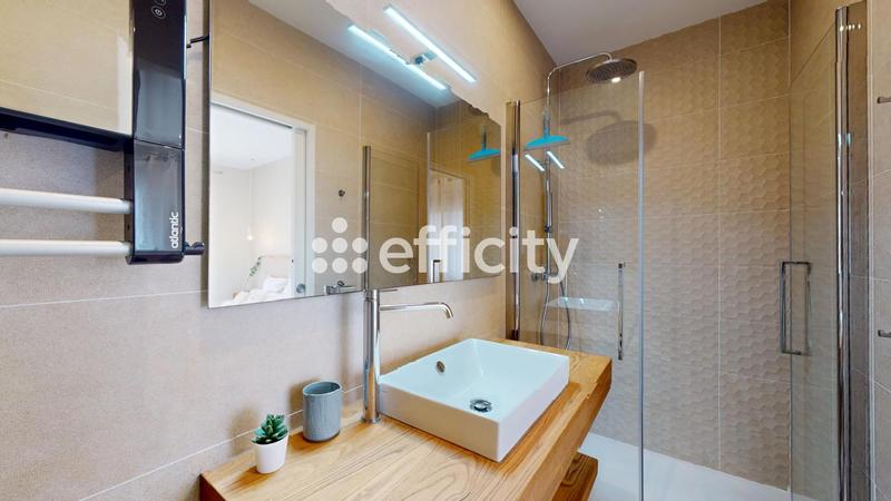 Maison - 186 m² - 8 pièces