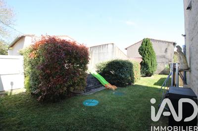 Maison - 208 m² - 6 pièces