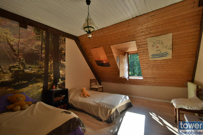 Maison - 228 m² - 8 pièces