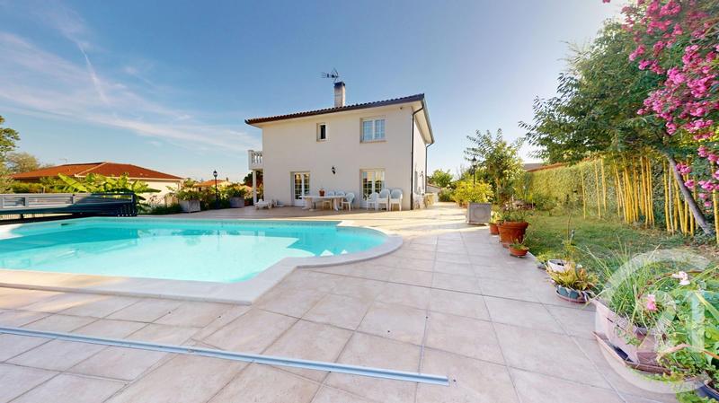 Maison - 138 m² - 6 pièces