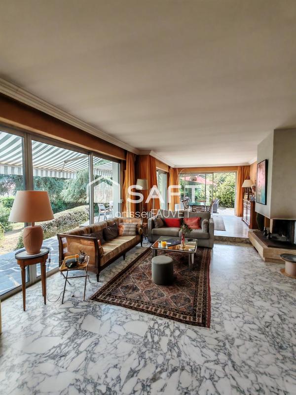 Villa - 200 m² - 6 pièces