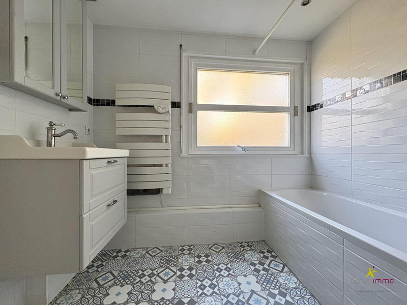 Appartement - 82 m² - 3 pièces