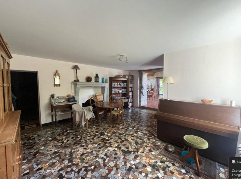 Maison - 287 m² - 9 pièces