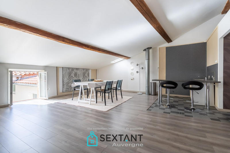 Maison - 200 m² - 6 pièces