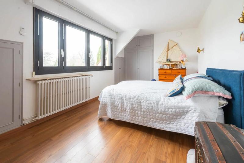 Maison - 200 m² - 8 pièces