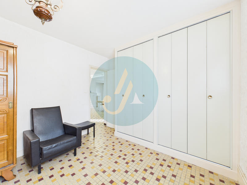 Maison - 186 m² - 7 pièces