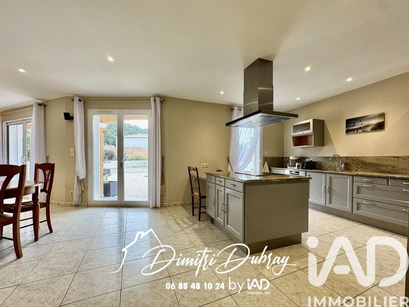 Maison - 182 m² - 6 pièces