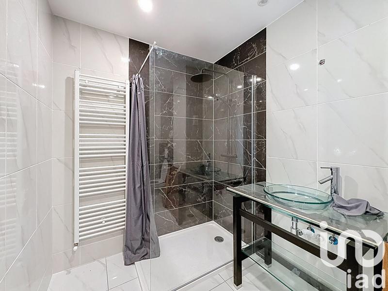 Maison - 250 m² - 10 pièces