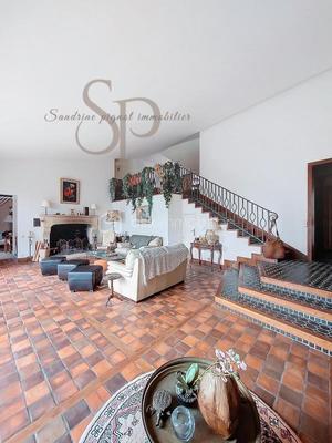 Maison d'architecte - 262 m² - 8 pièces