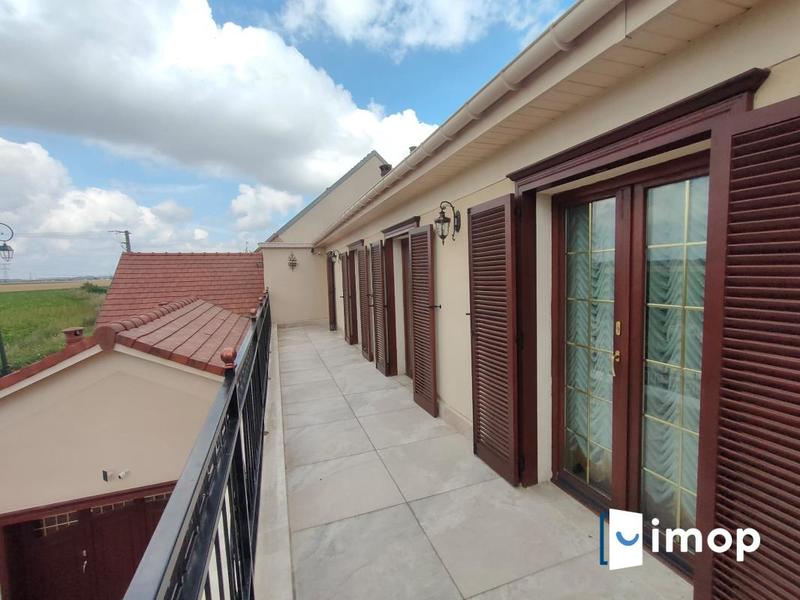 Maison - 214 m² - 8 pièces